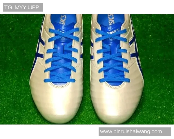 适合宽脚型的足球鞋推荐让你在场上更加自信与舒适